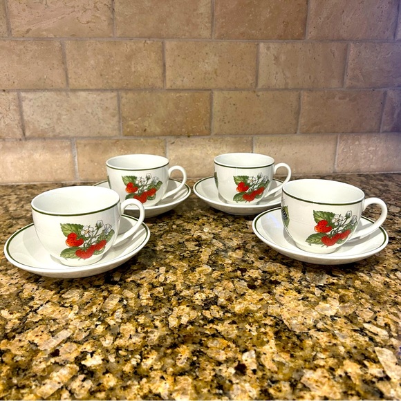 4 TIFFANY & CO. Staffordshire Gardens cups & saucers by Johnson Brothers - Picture 10 of 13